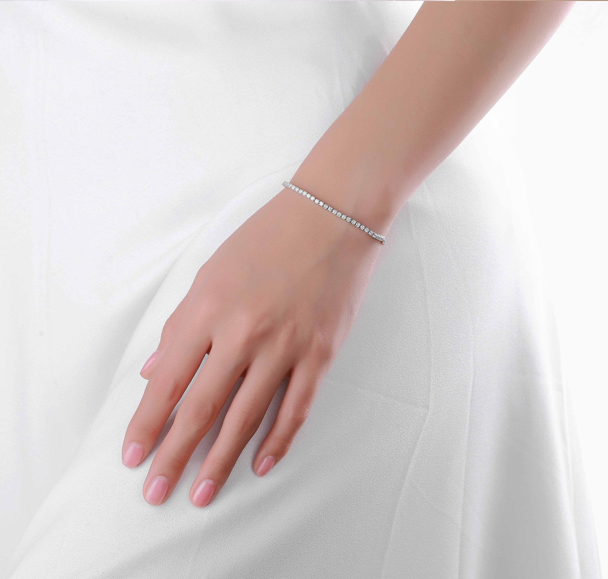 Essentials 0.96ct Linear Bolo Bracelet BL-00139WHT